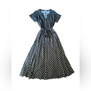 LOFT Black and White Short Sleeve Dress in Women’s Size 2